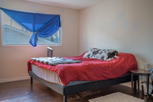 22 Robinson Place, Bashaw, AB - Indoor Photo Showing Bedroom