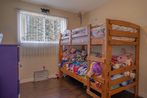 22 Robinson Place, Bashaw, AB - Indoor Photo Showing Bedroom