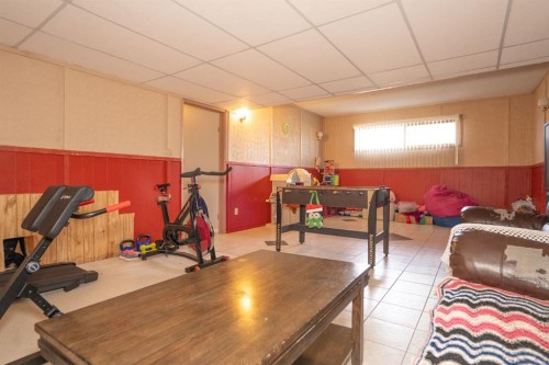 22 Robinson Place, Bashaw, AB - Indoor Photo Showing Gym Room