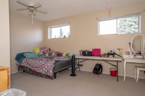 22 Robinson Place, Bashaw, AB - Indoor Photo Showing Bedroom