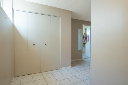22 Robinson Place, Bashaw, AB - Indoor Photo Showing Other Room