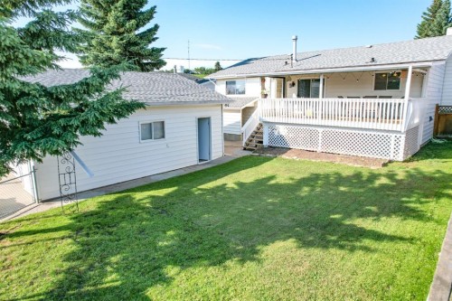 22 Robinson Place, Bashaw, AB - Outdoor With Deck Patio Veranda