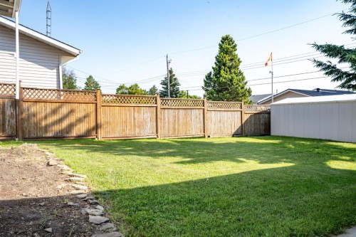 22 Robinson Place, Bashaw, AB - Outdoor