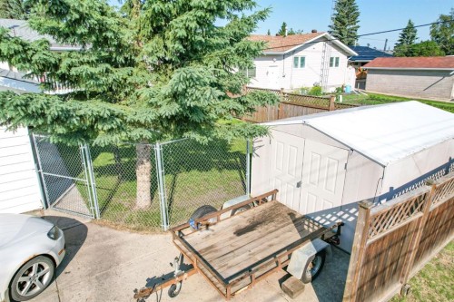 22 Robinson Place, Bashaw, AB - Outdoor