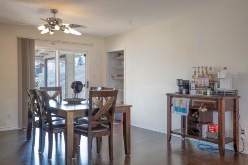 22 Robinson Place, Bashaw, AB - Indoor Photo Showing Dining Room