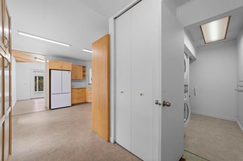 6210 53 Avenue, Camrose, AB - Indoor Photo Showing Kitchen