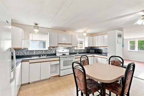 #9-5235 50 Street, Caroline, AB 