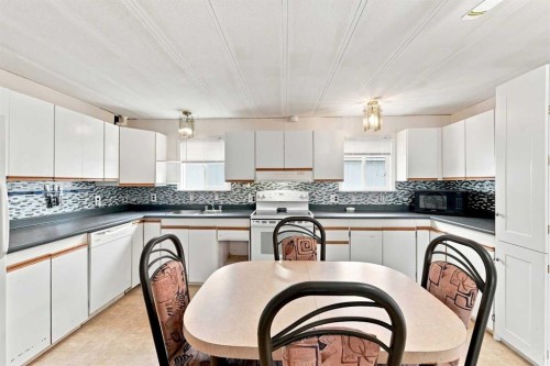 #9-5235 50 Street, Caroline, AB 