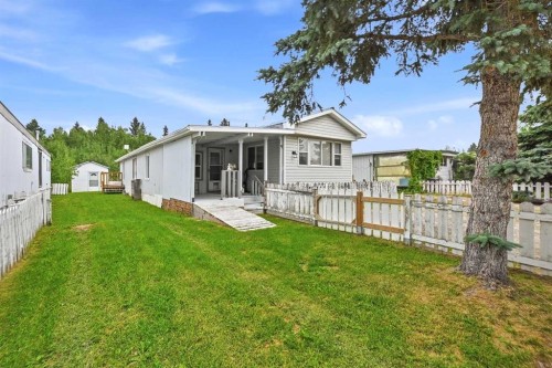 #9-5235 50 Street, Caroline, AB 