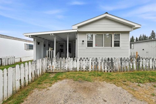 #9-5235 50 Street, Caroline, AB 