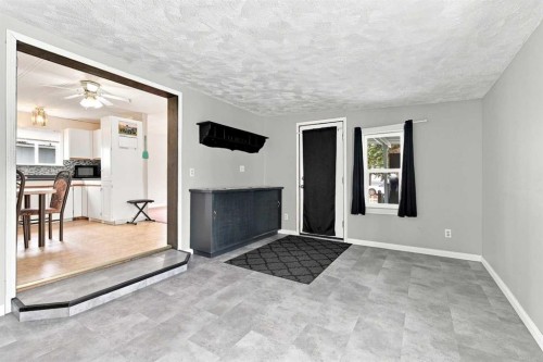 #9-5235 50 Street, Caroline, AB 