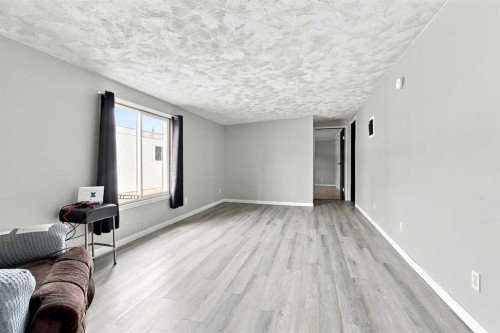 #9-5235 50 Street, Caroline, AB 
