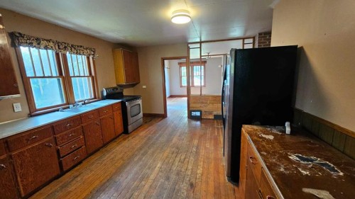 4729 Windsor Avenue, Coronation, AB - Indoor Photo Showing Kitchen