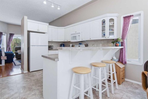 98 Duval Crescent, Red Deer, AB - Indoor Photo Showing Kitchen