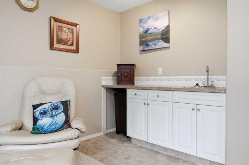 98 Duval Crescent, Red Deer, AB - Indoor Photo Showing Other Room