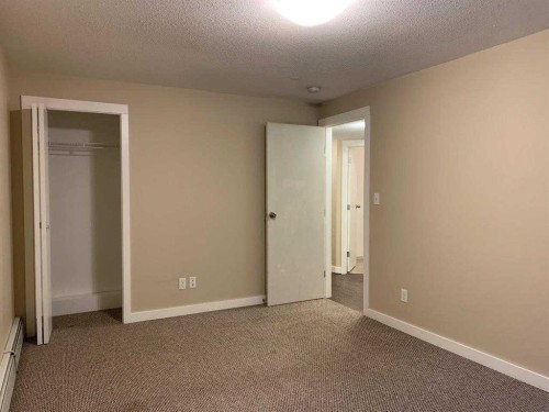 6014 56 Avenue, Red Deer, AB - Indoor Photo Showing Other Room