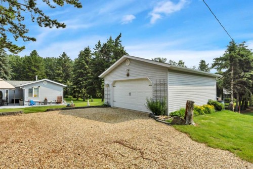 76 Buskmose Drive, Grandview, AB - Outdoor With Exterior