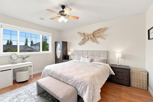 100 Vincent Close, Red Deer, AB - Indoor Photo Showing Bedroom