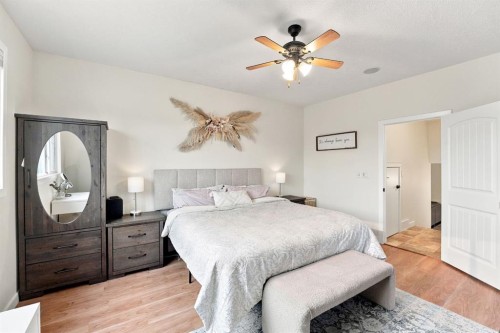100 Vincent Close, Red Deer, AB - Indoor Photo Showing Bedroom