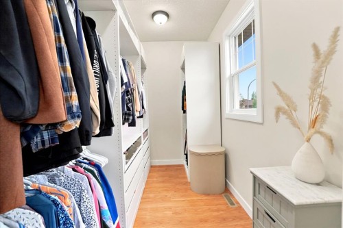 100 Vincent Close, Red Deer, AB - Indoor With Storage