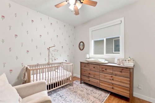 100 Vincent Close, Red Deer, AB - Indoor Photo Showing Bedroom