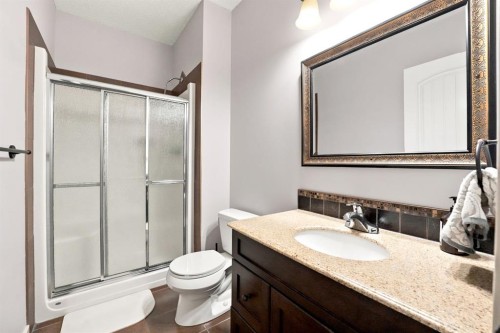 100 Vincent Close, Red Deer, AB - Indoor Photo Showing Bathroom