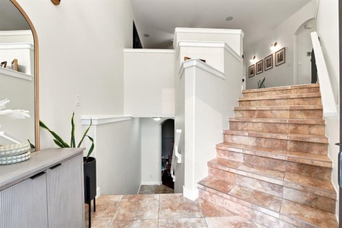 100 Vincent Close, Red Deer, AB - Indoor Photo Showing Other Room
