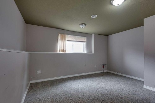24 Mackenzie Crescent, Lacombe, AB - Indoor Photo Showing Other Room