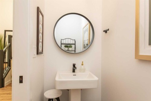5925 Panorama Drive, Blackfalds, AB - Indoor Photo Showing Bathroom