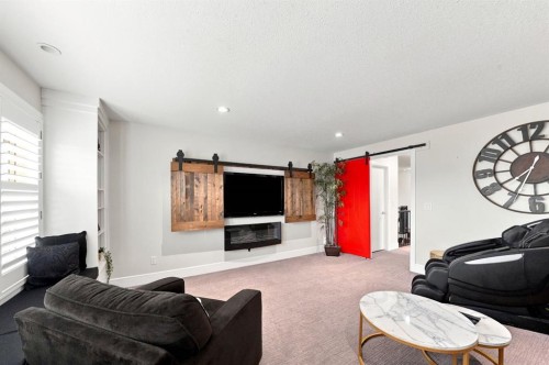 200 Vancouver Crescent, Red Deer, AB - Indoor Photo Showing Living Room