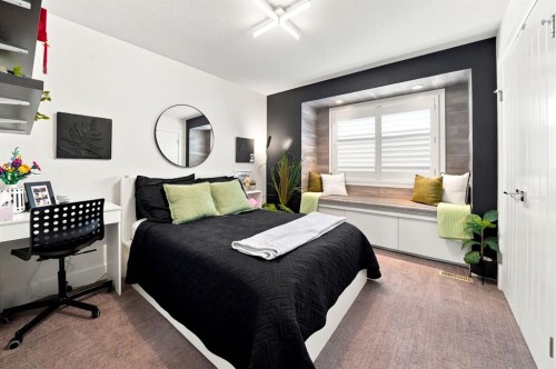 200 Vancouver Crescent, Red Deer, AB - Indoor Photo Showing Bedroom