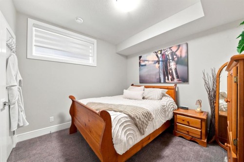 200 Vancouver Crescent, Red Deer, AB - Indoor Photo Showing Bedroom
