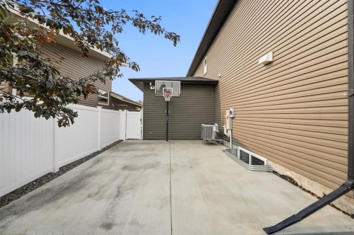 200 Vancouver Crescent, Red Deer, AB - Outdoor With Exterior