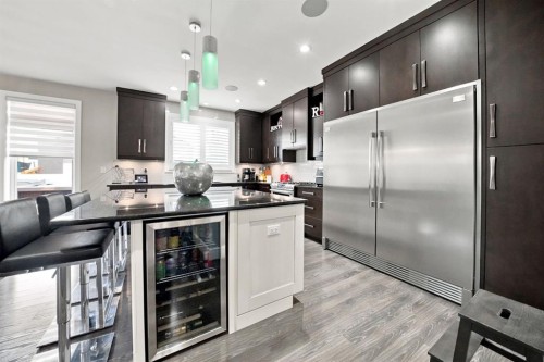 200 Vancouver Crescent, Red Deer, AB - Indoor Photo Showing Kitchen With Upgraded Kitchen
