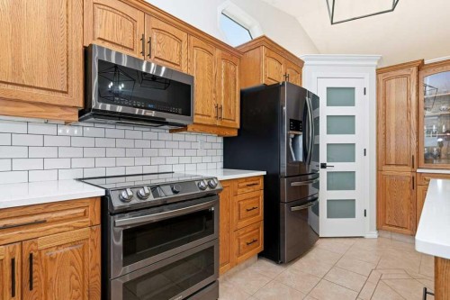 23 Dann Close, Red Deer, AB - Indoor Photo Showing Kitchen