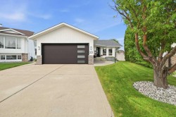 23 Dann Close Red Deer, AB T4R 2N3