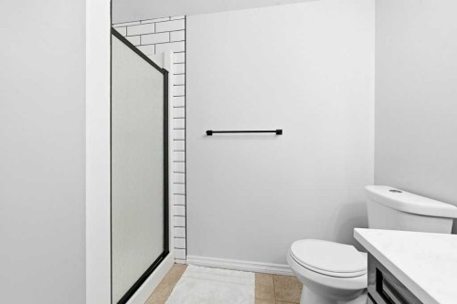 23 Dann Close, Red Deer, AB - Indoor Photo Showing Bathroom