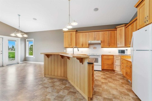 42 Langford Crescent, Red Deer, AB - Indoor Photo Showing Kitchen