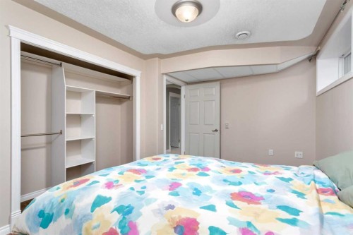 42 Langford Crescent, Red Deer, AB - Indoor Photo Showing Bedroom