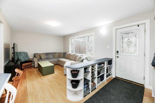 5209 Wilson Street, Blackfalds, AB - Indoor
