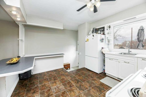 5209 Wilson Street, Blackfalds, AB - Indoor