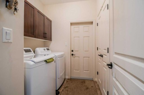 4112 45 Avenue, Sylvan Lake, AB - Indoor Photo Showing Laundry Room