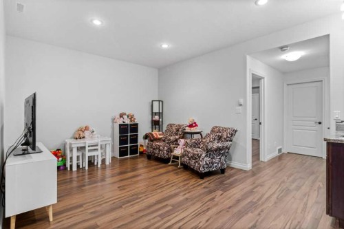 4112 45 Avenue, Sylvan Lake, AB - Indoor