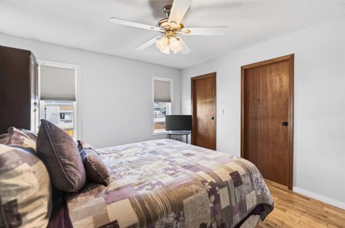 171 Douglas Avenue, Red Deer, AB - Indoor Photo Showing Bedroom
