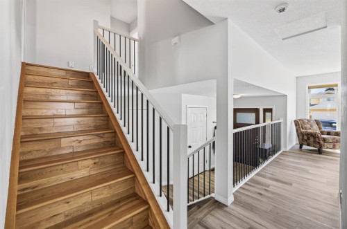 171 Douglas Avenue, Red Deer, AB - Indoor Photo Showing Other Room