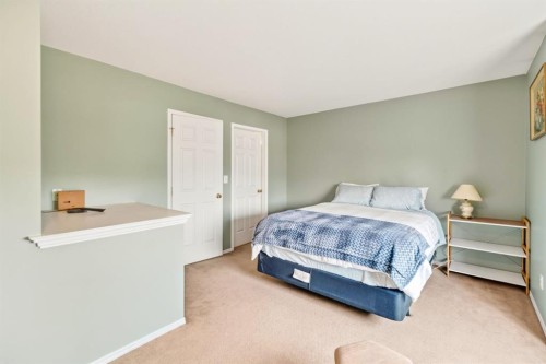 24-6300 Orr Drive, Red Deer, AB - Indoor Photo Showing Bedroom