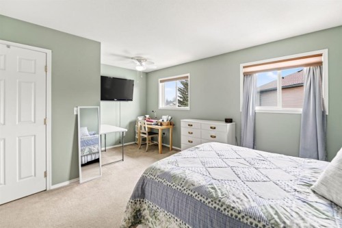 24-6300 Orr Drive, Red Deer, AB - Indoor Photo Showing Bedroom