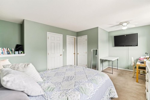 24-6300 Orr Drive, Red Deer, AB - Indoor Photo Showing Bedroom
