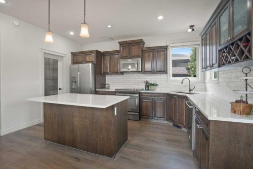 46 Bannerman Close, Red Deer, AB - Indoor Photo Showing Kitchen With Upgraded Kitchen