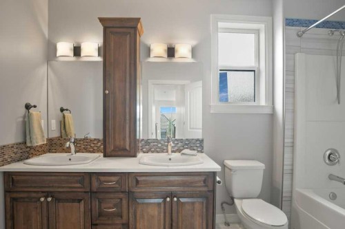 46 Bannerman Close, Red Deer, AB - Indoor Photo Showing Bathroom
